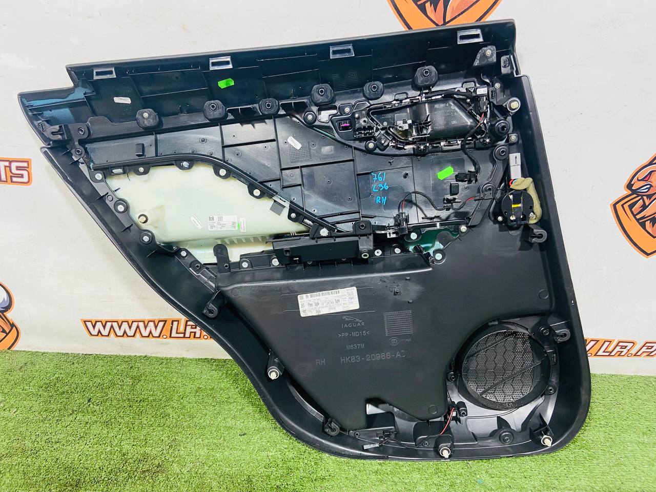 T4A8070 Right Rear Door Card Jaguar F-Pace X761 (2017-) Used cost € in stock 1 pcs.