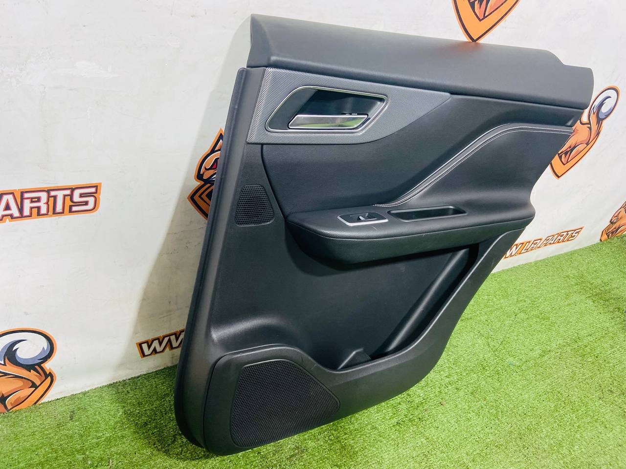 T4A8070 Right Rear Door Card Jaguar F-Pace X761 (2017-) Used cost € in stock 1 pcs.