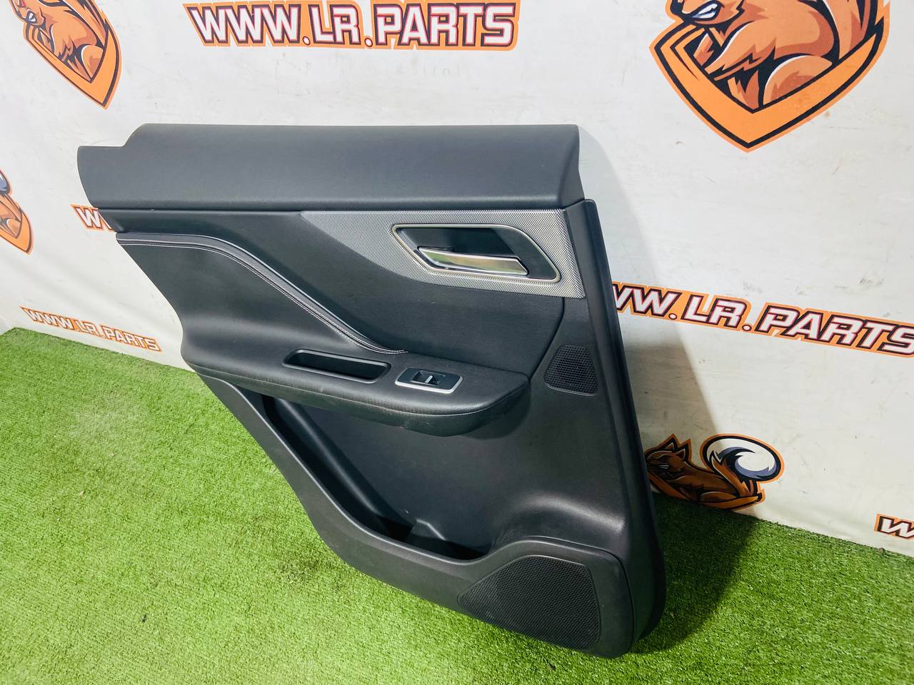 T4A8071 Door card of the rear left Jaguar F-Pace X761 (2017-) second hand cost 200 € in stock 1 pcs.