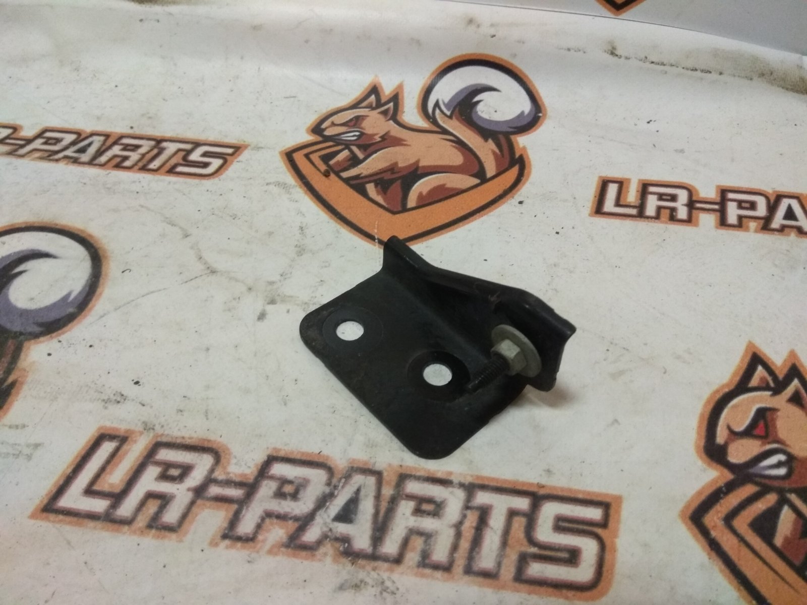 T4N3269 Left bracket, radiator crossmember for Jaguar XF X260 (2015-) Used cost 8 € in stock 1 pcs.