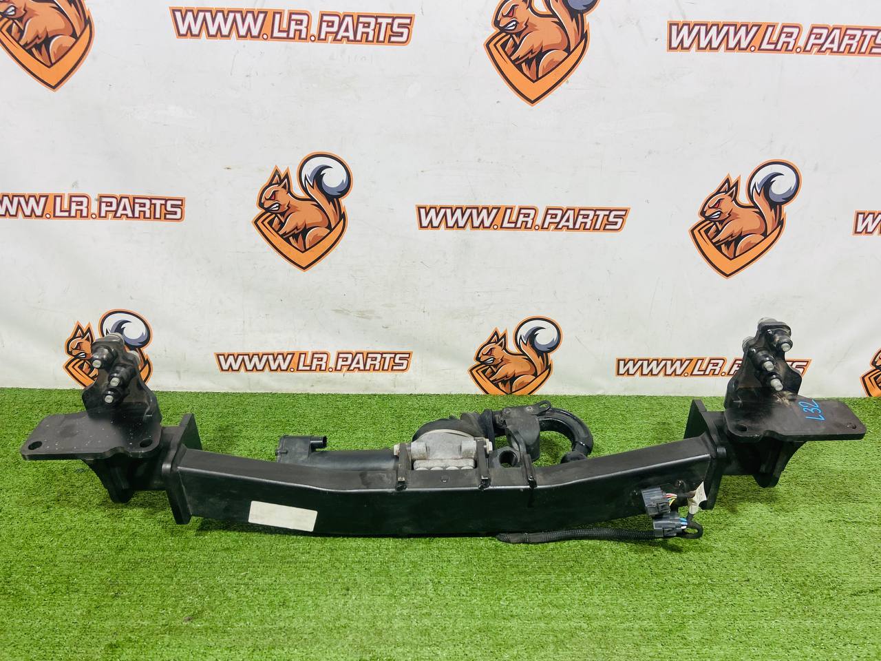 VPLXT0333 Electric towbar kit Range Rover Sport L461 (2023-) Used cost 1 200 € in stock 1 pcs.