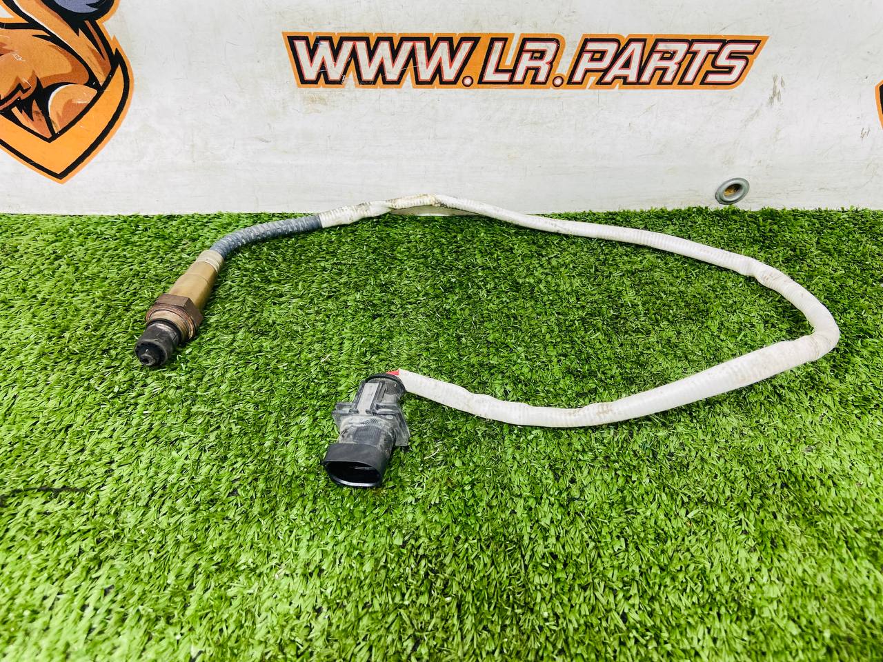 C2D24756 Lambda sensor exhaust manifold Jaguar F-Pace X761 (2017-) Used cost 100 € in stock 4 pcs.