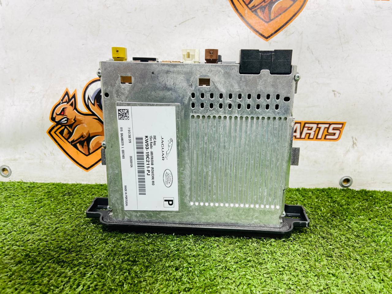 J9C11413 Information-entertainment module Jaguar E-Pace X540 (2017-) Used cost 500 € in stock 2 pcs.