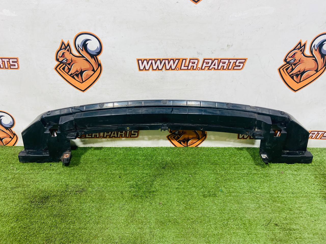 LR026532 Front bumper mounting bracket Range Rover Evoque L538 (2012-2018) Used cost 130 € in stock 1 pcs.