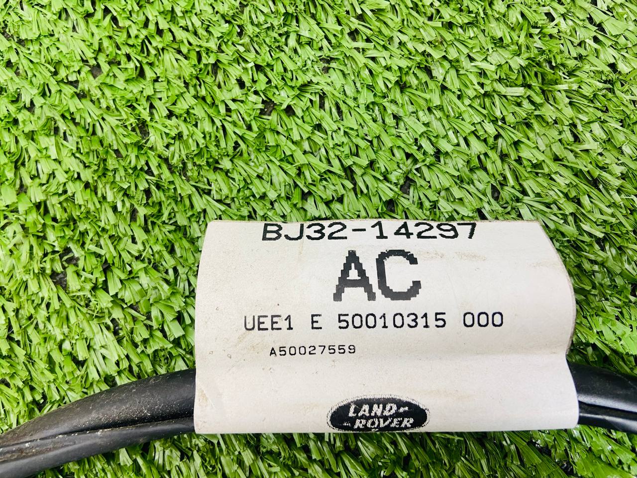LR028069 Wiring for washer nozzles Range Rover Evoque L538 (2012-2018) Used cost € in stock 1 pcs.