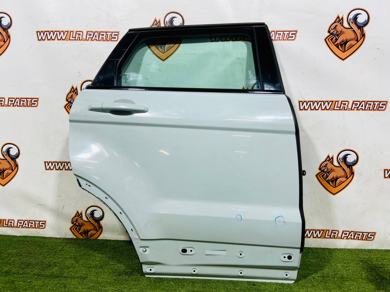 LR028556 Right rear door assembly Range Rover Evoque L538 (2012-2018) Used cost € in stock 1 pcs.