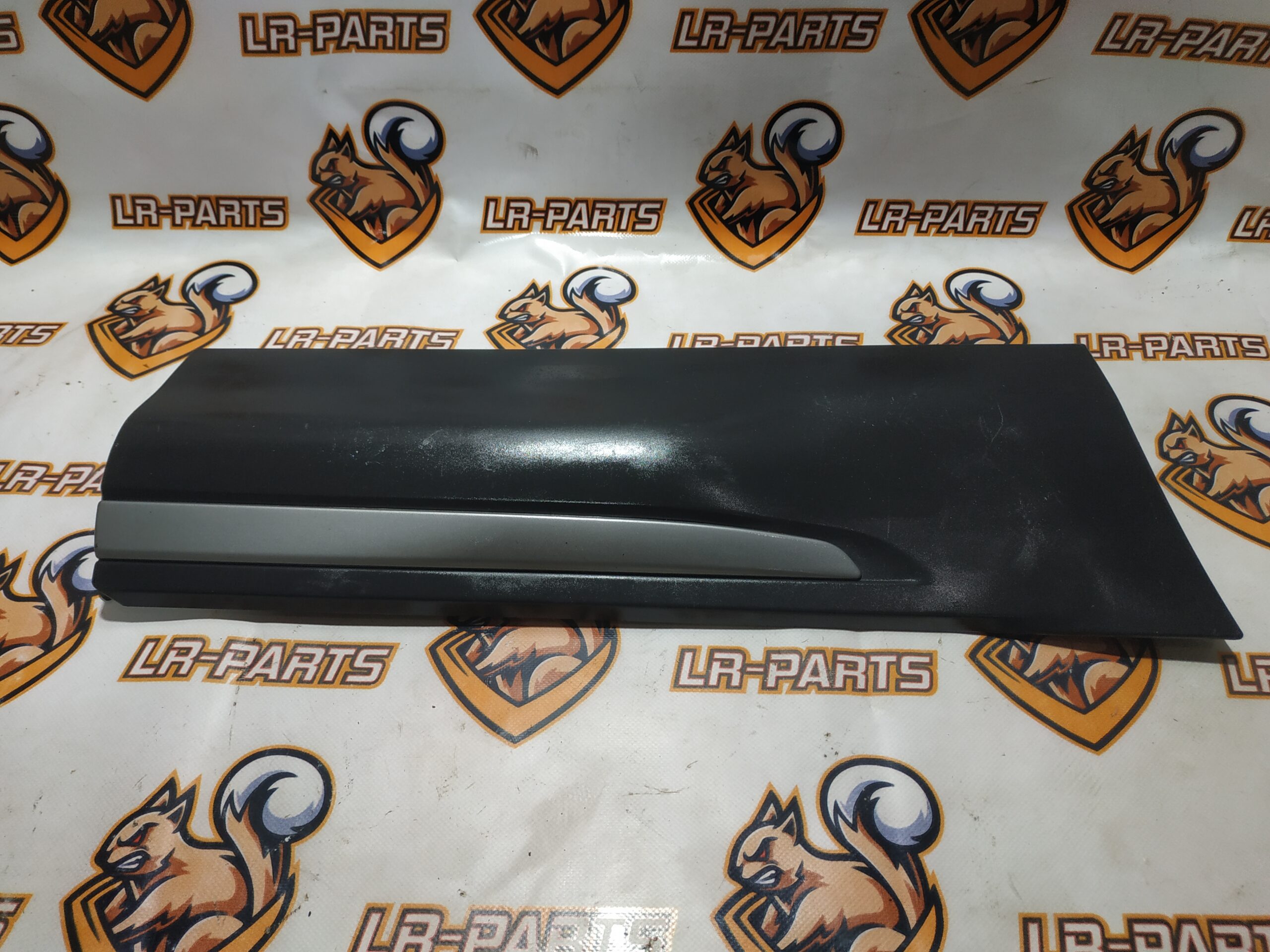 LR079522 Rear right door trim Range Rover Evoque L538 (2012-2018) Used cost 40 € in stock 1 pcs.