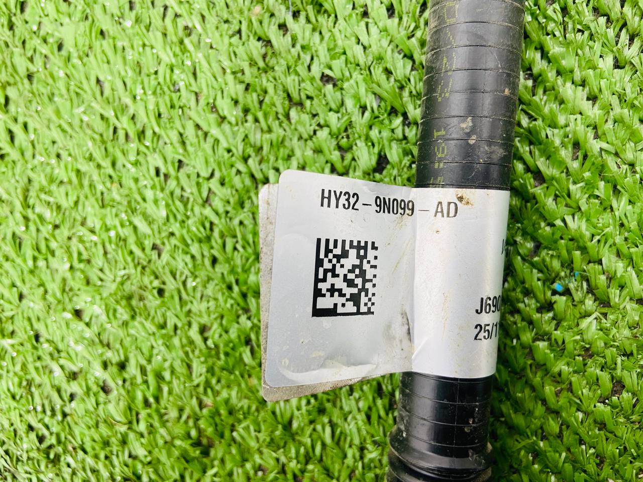 LR082450 Land Rover Discovery 5 L462 (2017-) used fuel vapor ventilation pipe cost 30 € in stock 3 pcs.