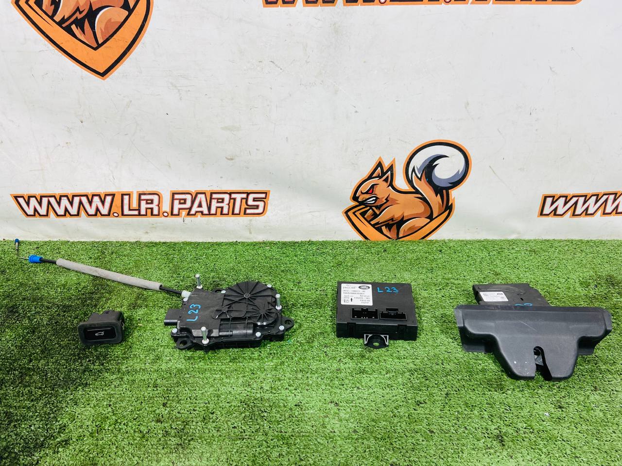 LR088571 Set of electric lock for Land Rover Discovery Sport L550 (2015-) Used - Image 12
