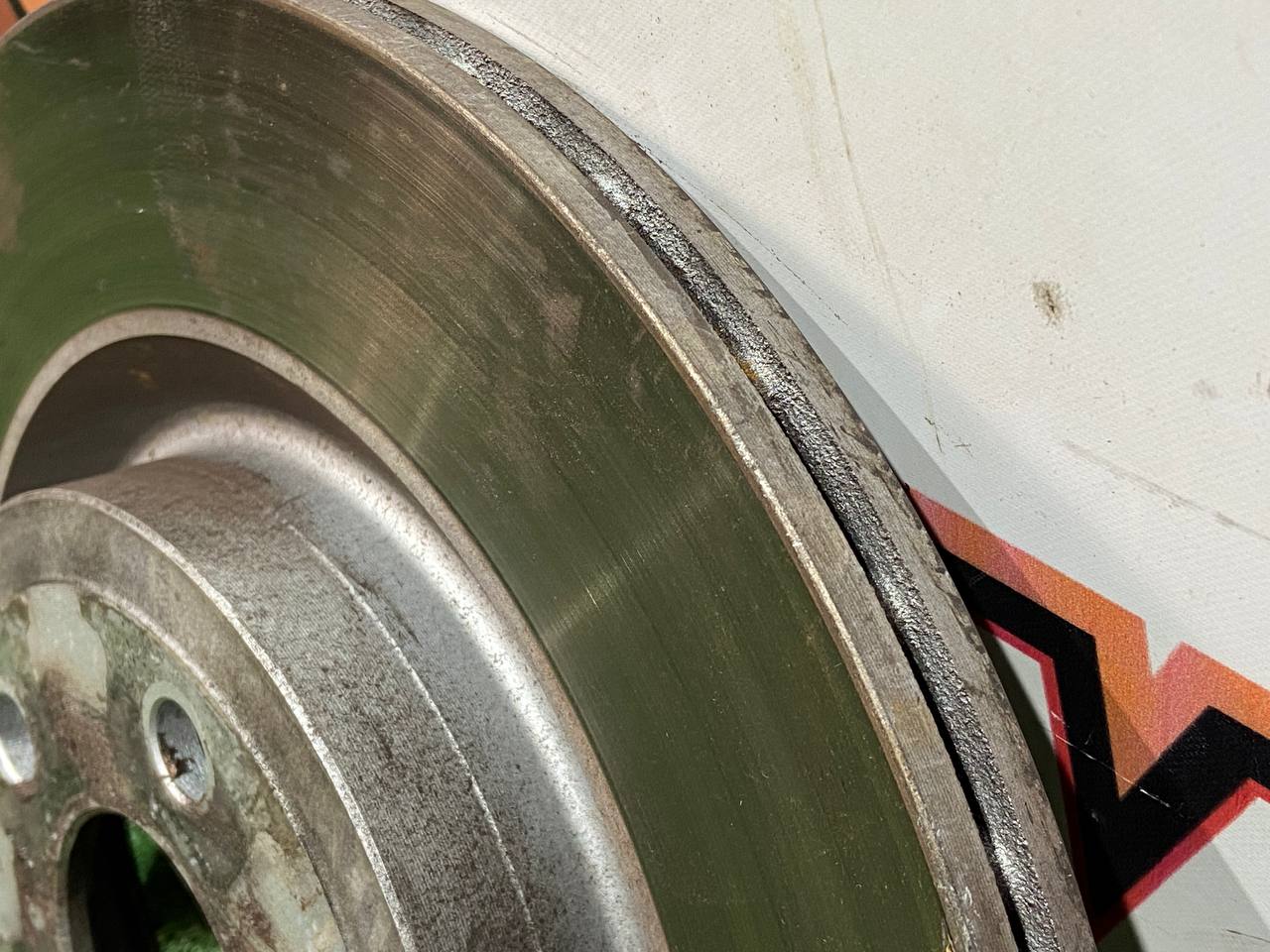 LR090699 Rear brake disc (325x20) Range Rover Velar L560 (2018-) Used - Image 16