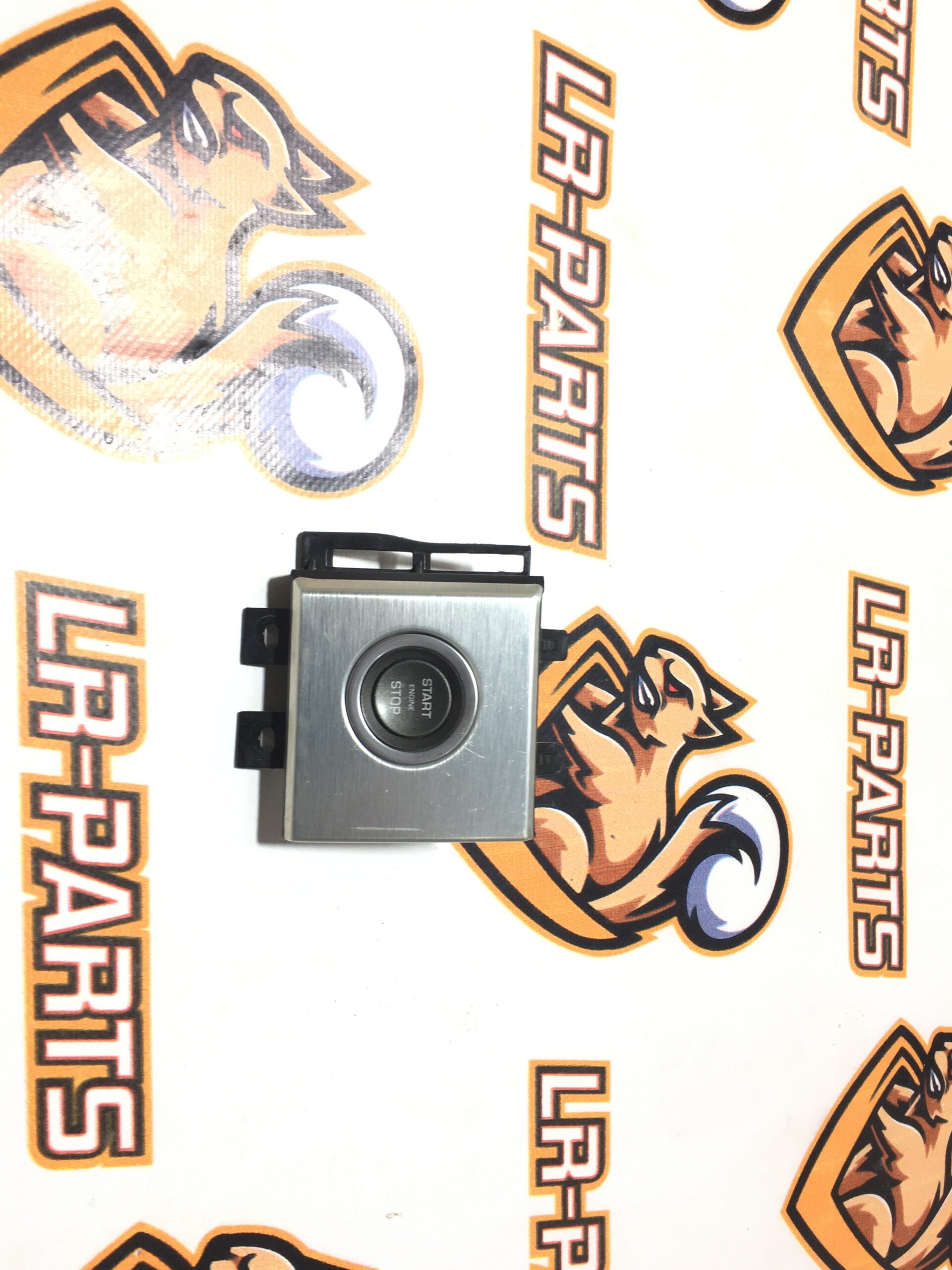 LR094038 Start/stop button RANGE ROVER EVOQUE L538 2011-2018 Used cost 35 € in stock 1 pcs.