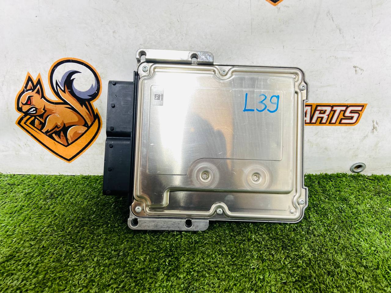 LR104411 Module-Engine control LAND ROVER DISCOVERY SPORT L550 2015- Used cost 170 € in stock 1 pcs.