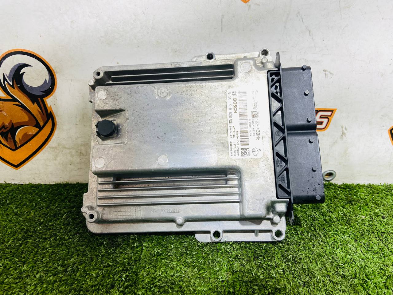 LR104411 Module-Engine control LAND ROVER DISCOVERY SPORT L550 2015- Used cost 170 € in stock 1 pcs.