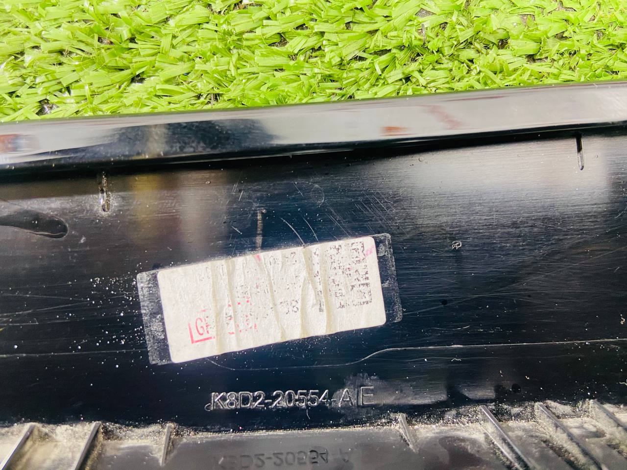 LR114182 Front door molding right vertical RANGE ROVER EVOQUE NEW (L551) 2019- Used cost 35 € in stock 1 pcs.
