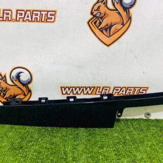 LR114182 Front door molding right vertical RANGE ROVER EVOQUE NEW (L551) 2019- Used cost 35 € in stock 1 pcs.