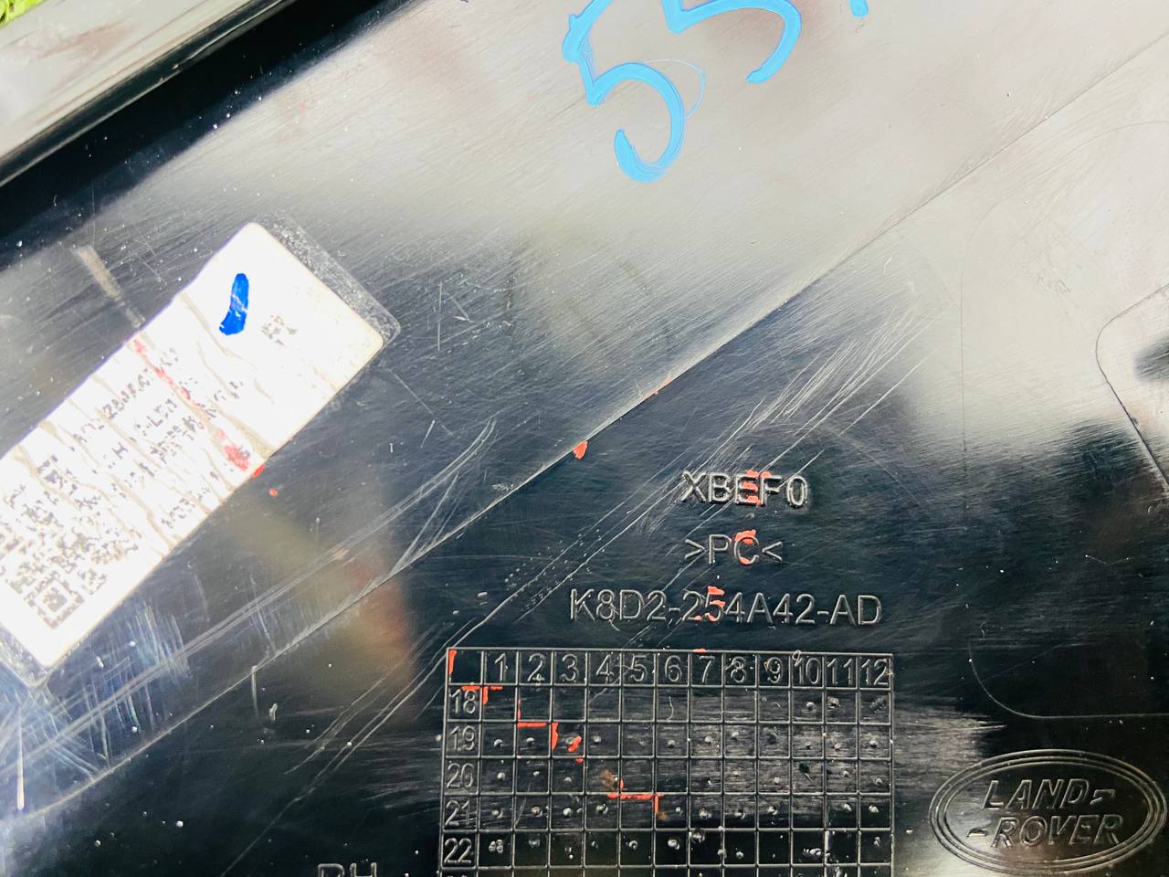 LR114197 Door molding rear right corner RANGE ROVER EVOQUE NEW (L551) 2019- Used cost 40 € in stock 1 pcs.