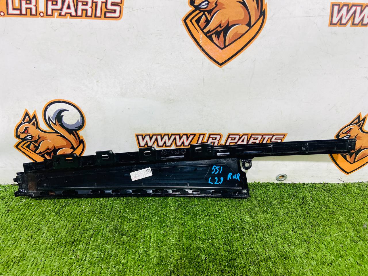 LR114199 Door molding REAR right vertical RANGE ROVER EVOQUE NEW (L551) 2019- Used cost 25,49 € in stock 1 pcs.