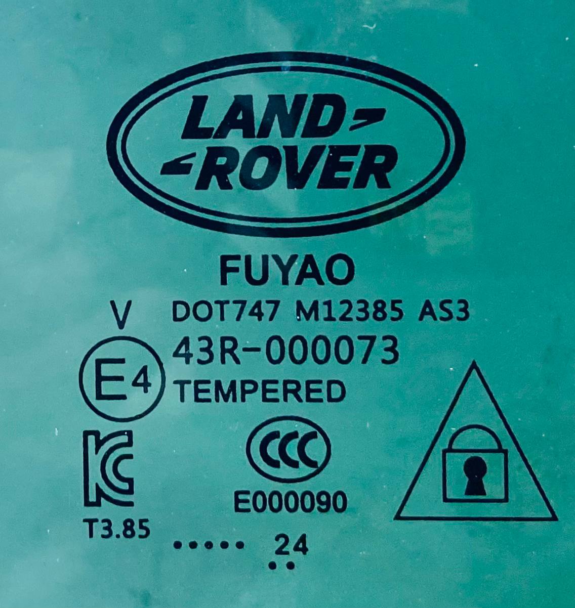 LR114606 Rear RIGHT Door Glass RANGE ROVER EVOQUE NEW (L551) 2019- Used cost 120 € in stock 1 pcs.