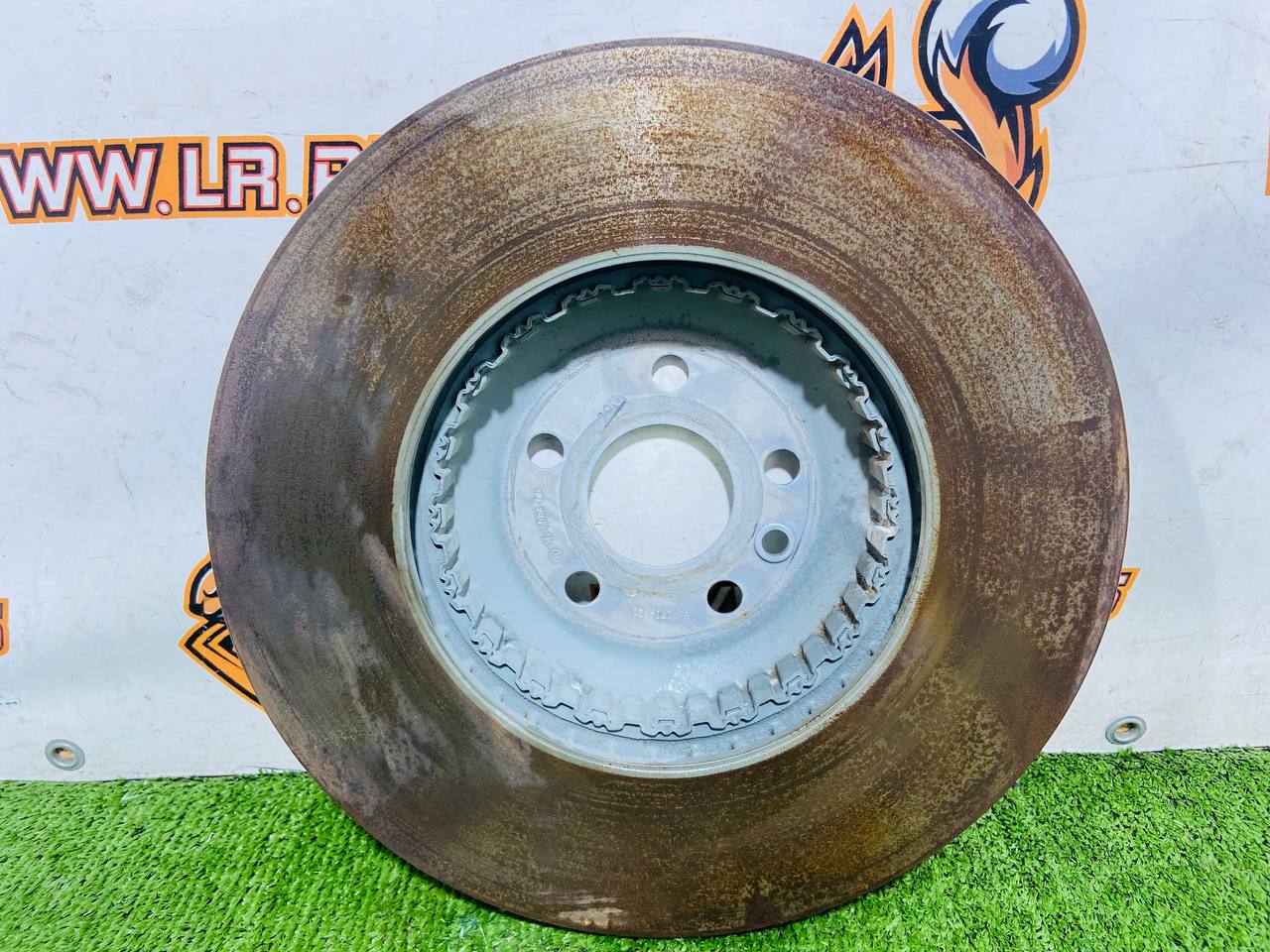 LR115006 Front Brake Disc D349mm Land Rover Discovery Sport L550 (2015-) Used - Image 18