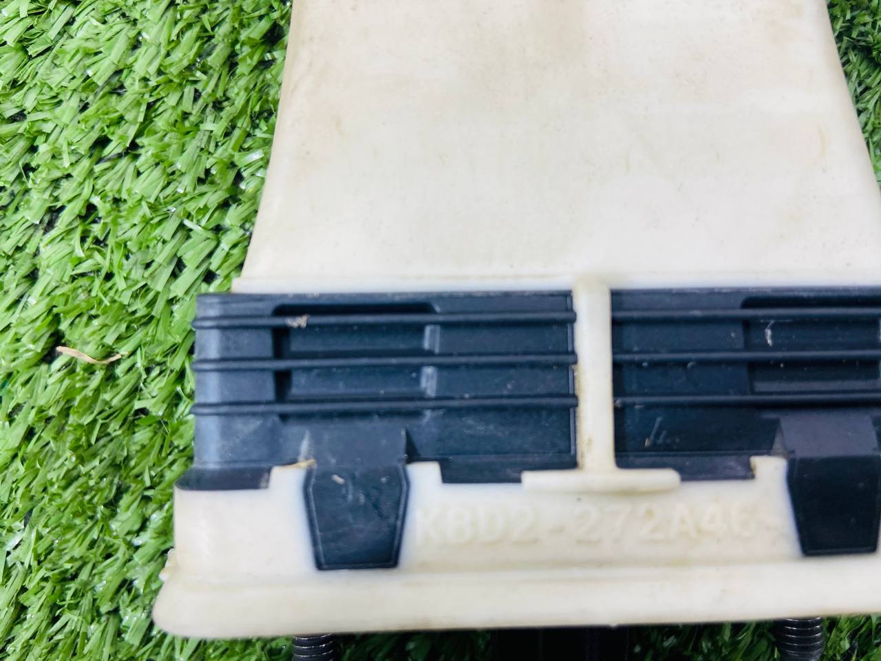 LR117206 Rear door opening limiter Range Rover Evoque New L551 (2019-) Used cost 35 € in stock 3 pcs.