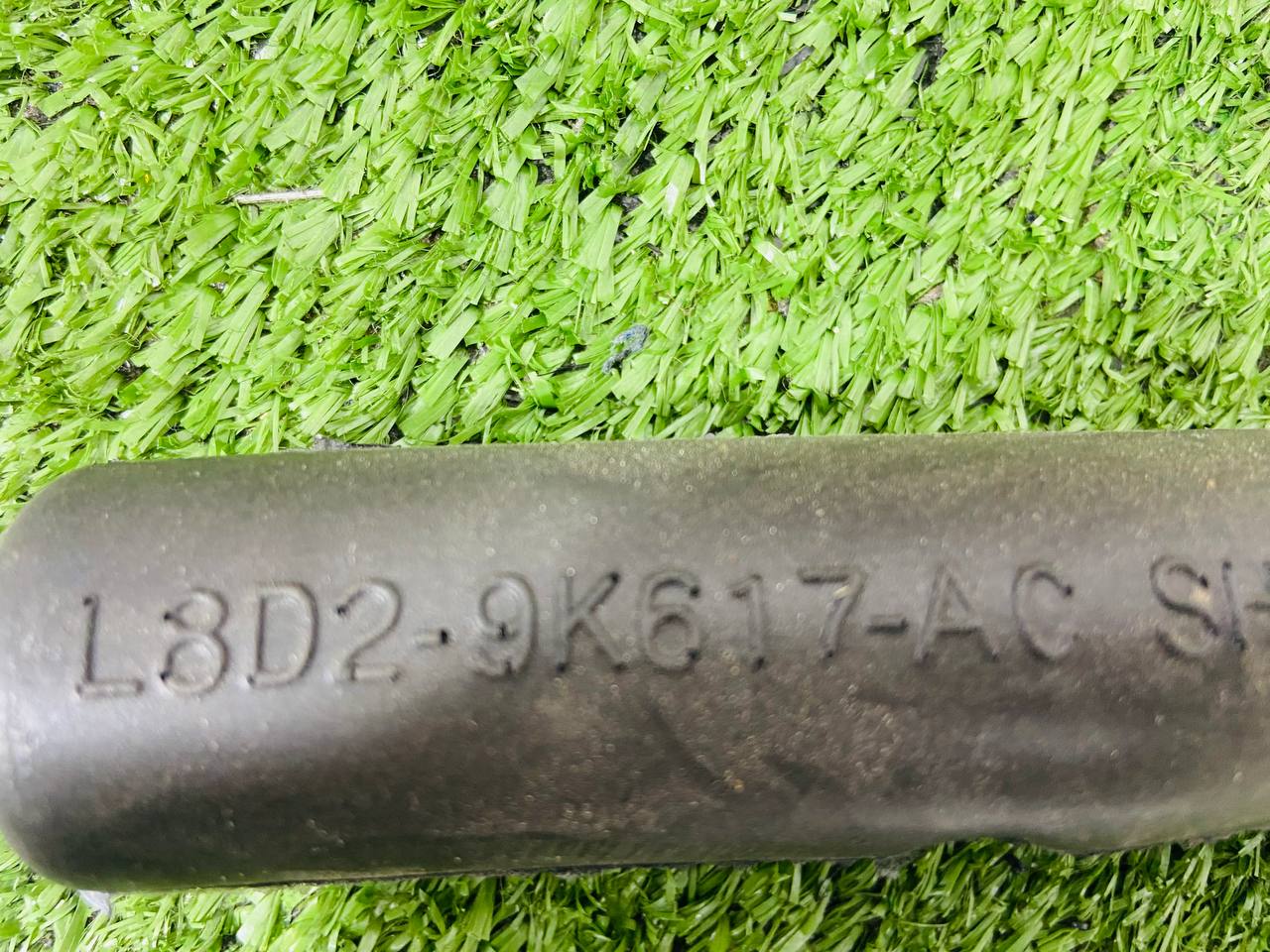LR125409 Used Range Rover Evoque New L551 (2019-) Breather Pipe cost 17 € in stock 2 pcs.