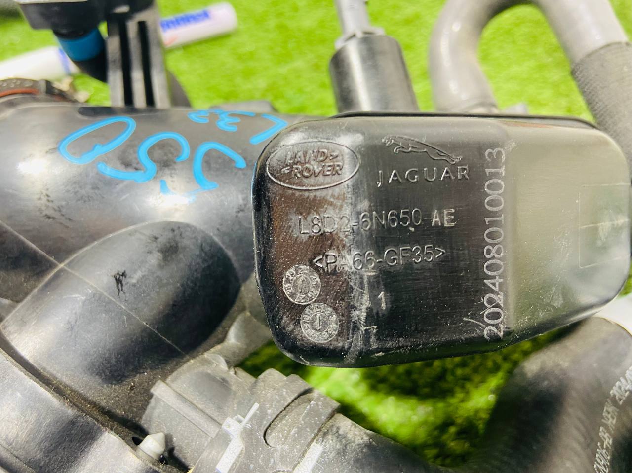 LR125462 Turbocharger hose Range Rover Evoque New L551 (2019-) used - Image 12
