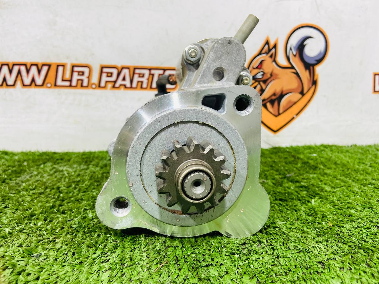 LR126164 Starter 2.0IE Range Rover Velar L560 (2018-) Used cost 150 € in stock 1 pcs.