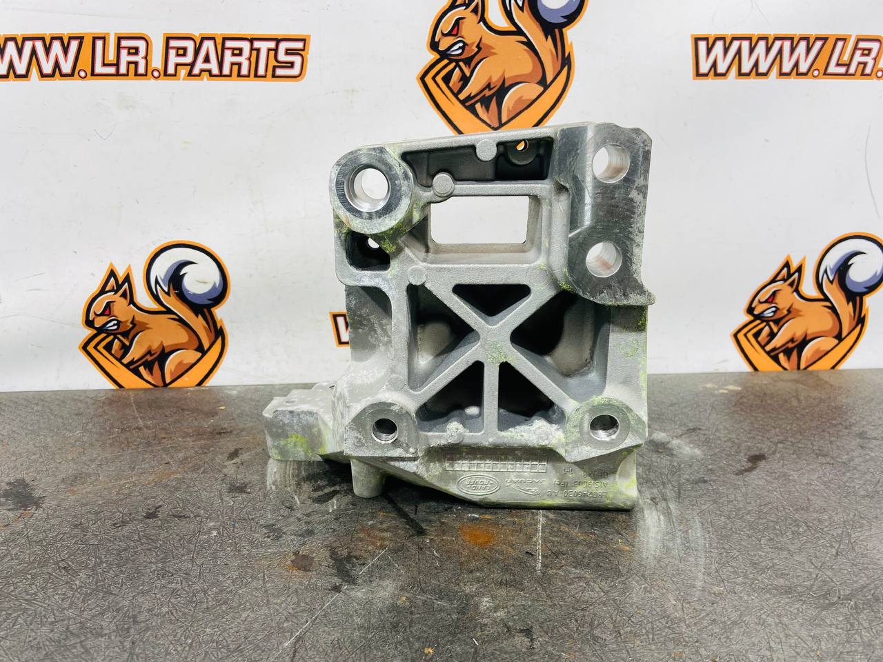 LR127817 Engine Bracket Range Rover Evoque New L551 (2019-) used cost 90 € in stock 3 pcs.