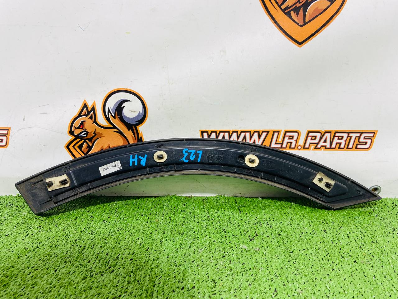 LR128132 Molding of the rear right door arched Land Rover Discovery Sport L550 (2015-) Used - Image 25