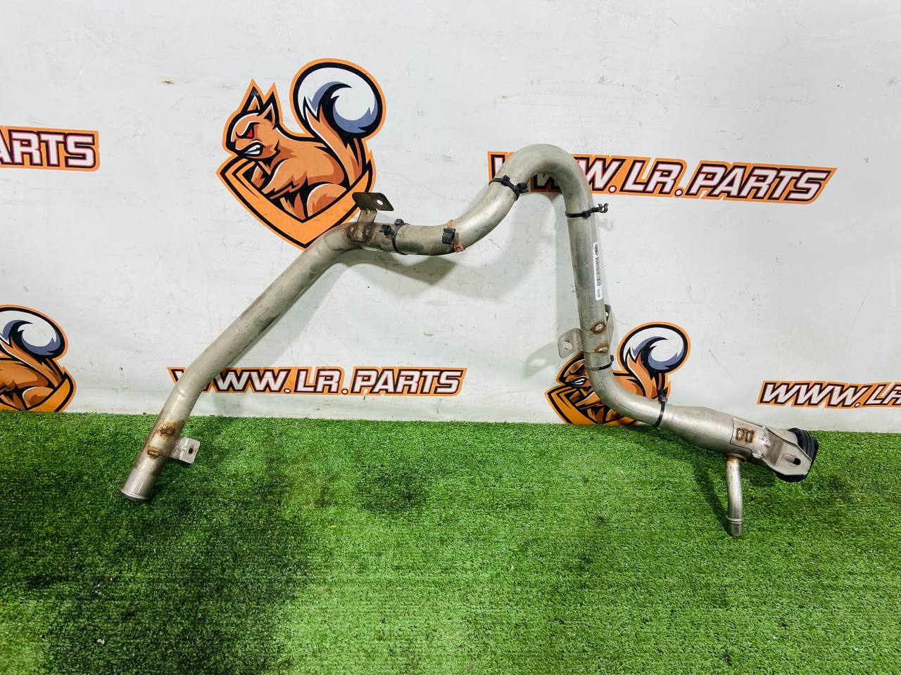 LR128359 Filler neck of the fuel tank Land Rover New Defender L663 (2020-) Used cost € in stock 1 pcs.