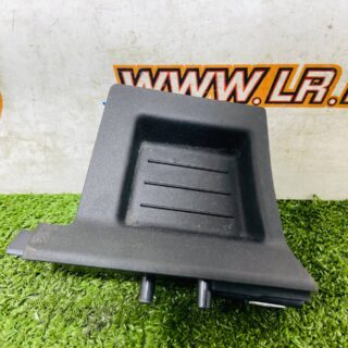 LR132246 Dash panel insert RHD tray Land Rover New Defender L663 (2020-) Used cost  € in stock 1 pcs.