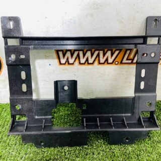 LR132533 Bracket for the multimedia system monitor Land Rover New Defender L663 (2020-) Used cost € in stock 1 pcs.