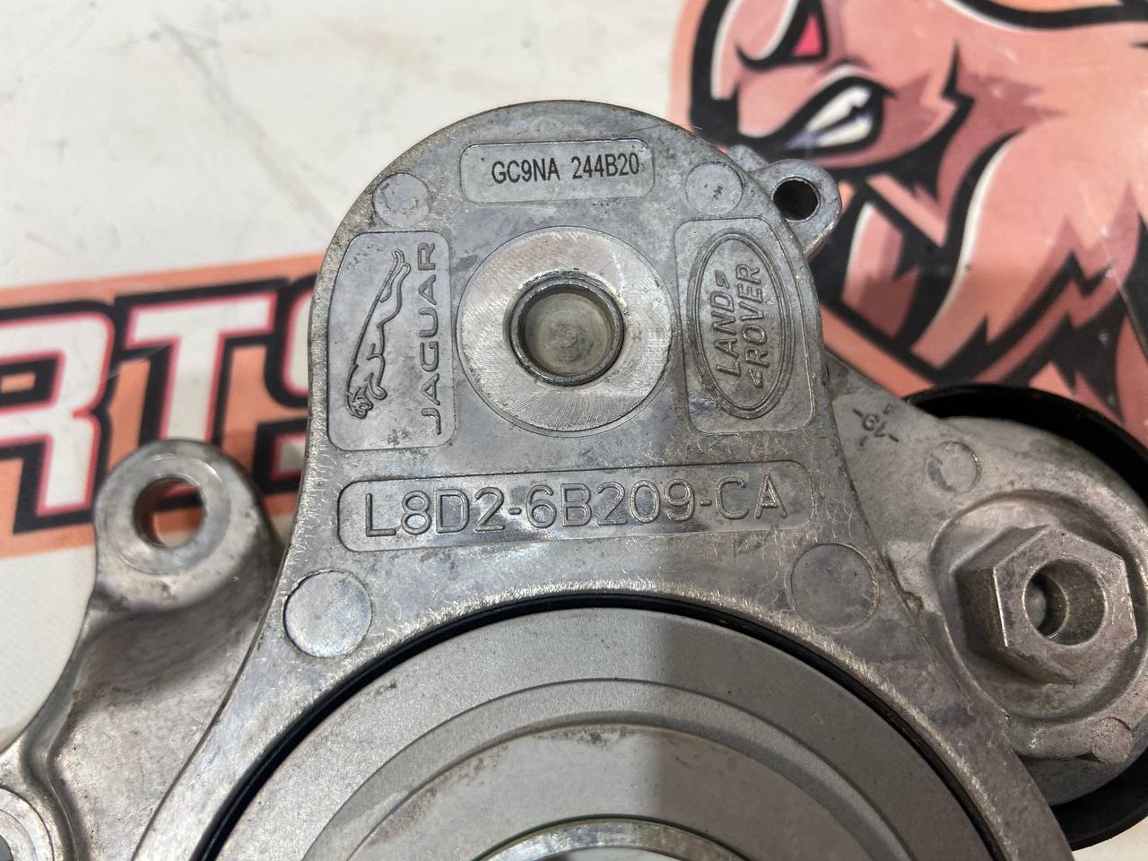 LR135161 Belt tensioner Range Rover Evoque New L551 (2019-) used cost 25 € in stock 2 pcs.