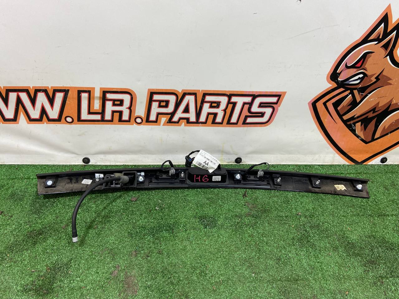 LR140175 Trunk lid molding Land Rover Discovery Sport L550 (2015-) Used cost 50 € in stock 2 pcs.
