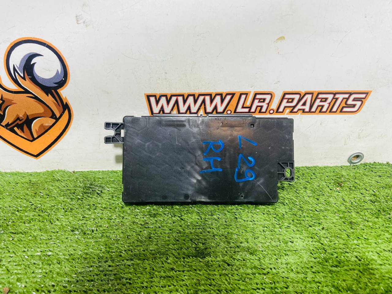 LR140851 Seat control unit Land Rover Discovery Sport L550 (2015-) used - Image 18