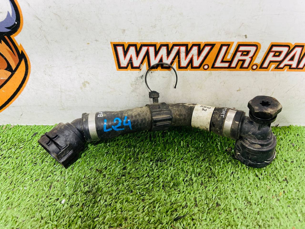 LR165082 Inlet cooling system pipe for Range Rover Sport L461 (2023-) used cost € in stock 2 pcs.