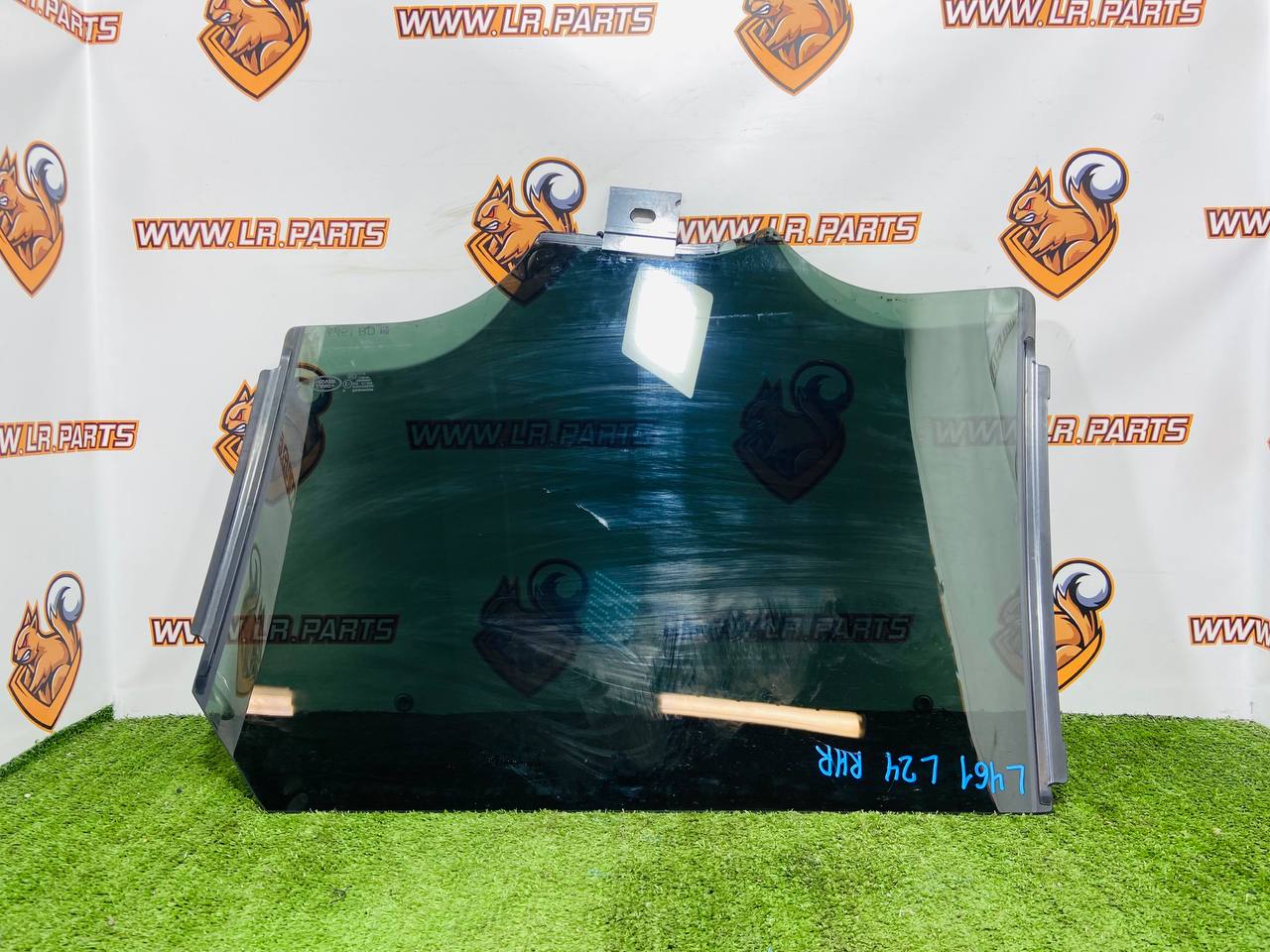 LR168760 Rear right door glass for Range Rover Sport L461 (2023-) Used cost 175 € in stock 4 pcs.