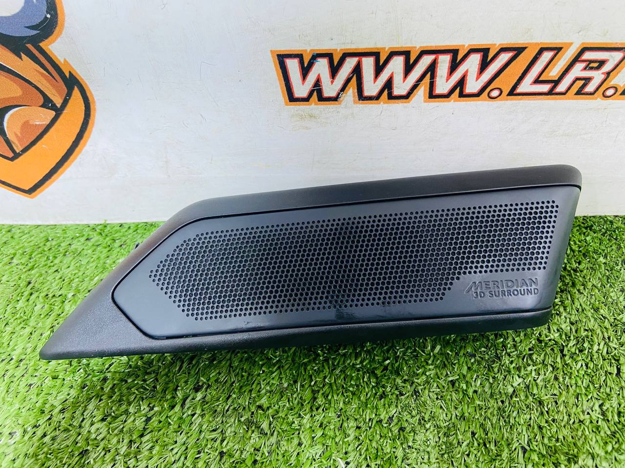 LR172759 Trim for the front right door with speaker Range Rover Sport L461 (2023-) Used cost € in stock 1 pcs.