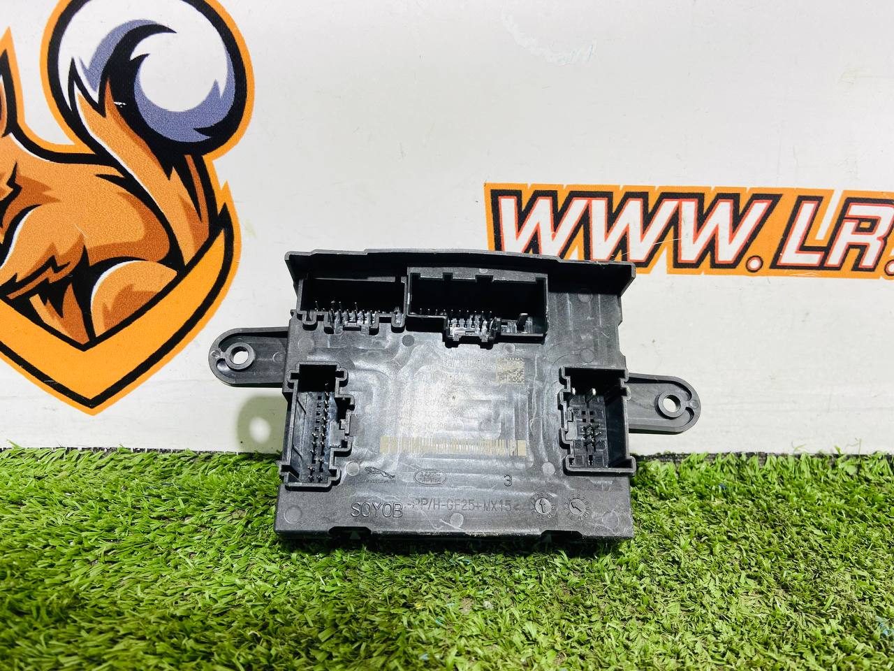 LR174683 Control unit front passenger door Land Rover Discovery 5 L462 (2017-) Used cost € in stock 3 pcs.