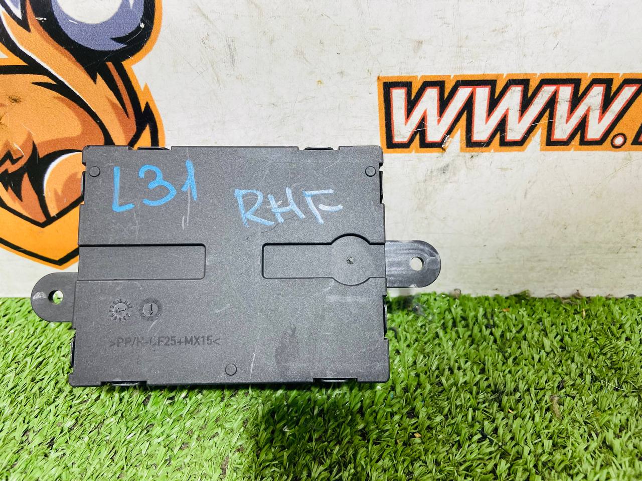 LR174684 Driver's door control unit Land Rover Discovery 5 L462 (2017-) Used cost € in stock 3 pcs.