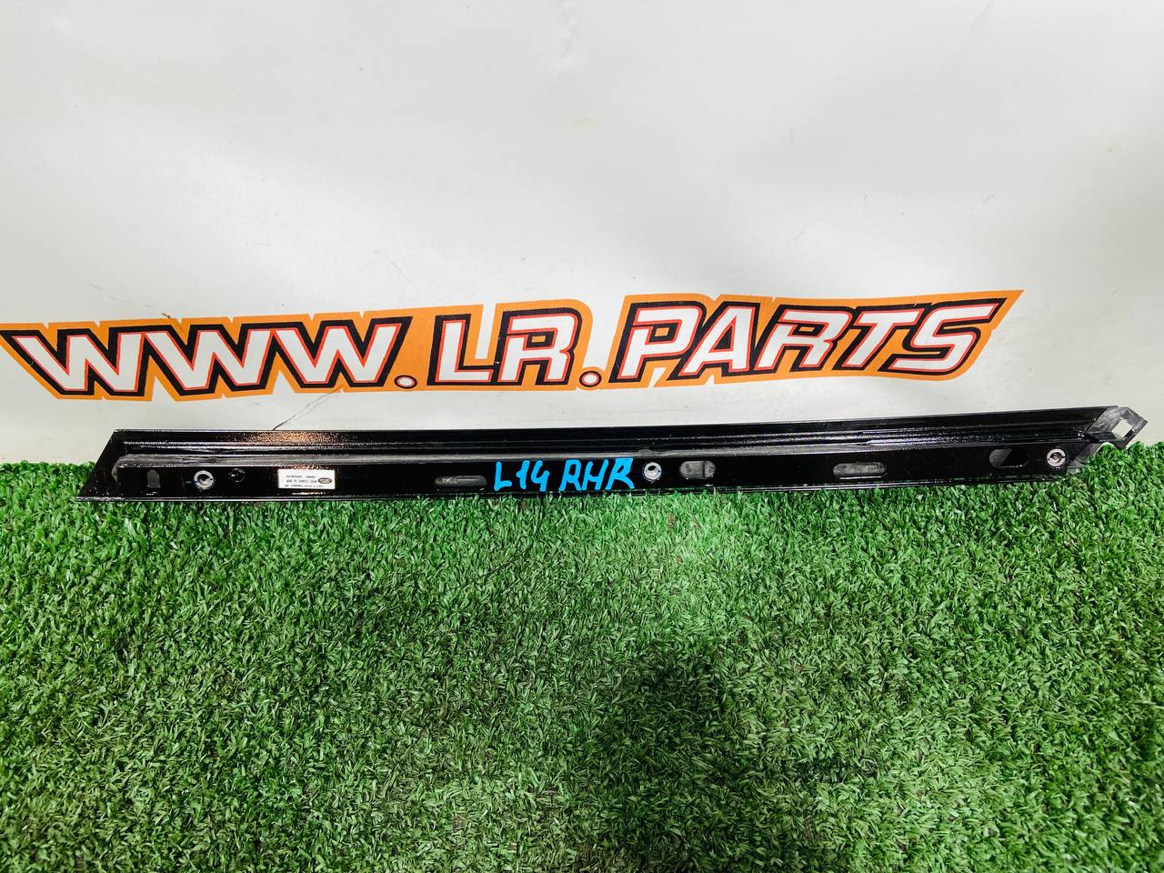LR178954 Refurbishment of the right rear door for Range Rover Sport L461 (2023-) used cost 70 € in stock 4 pcs.