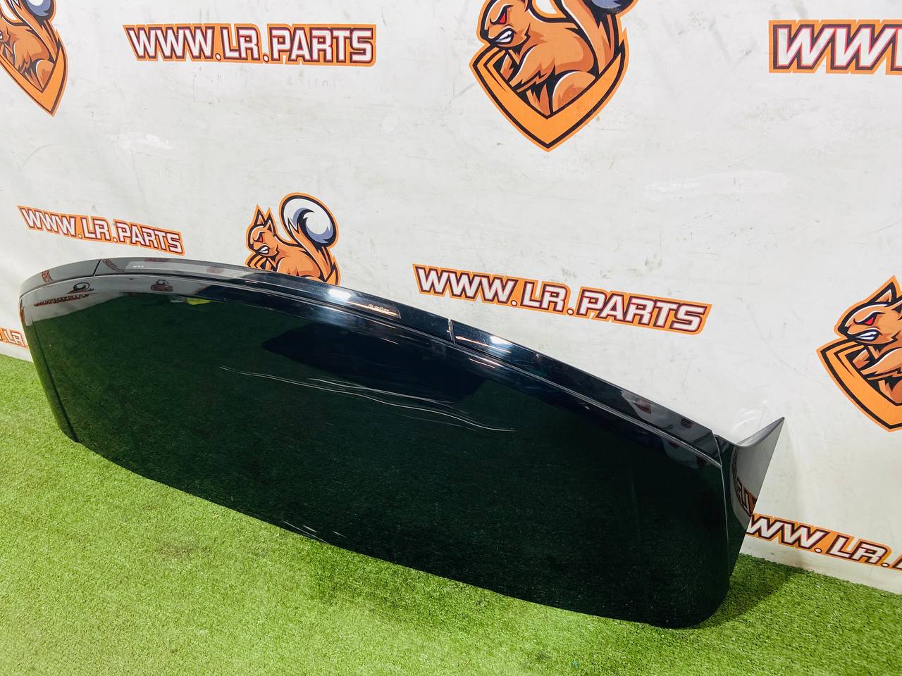 LR181558 Rear Spoiler Range Rover Sport L461 (2023-) Used - Image 21