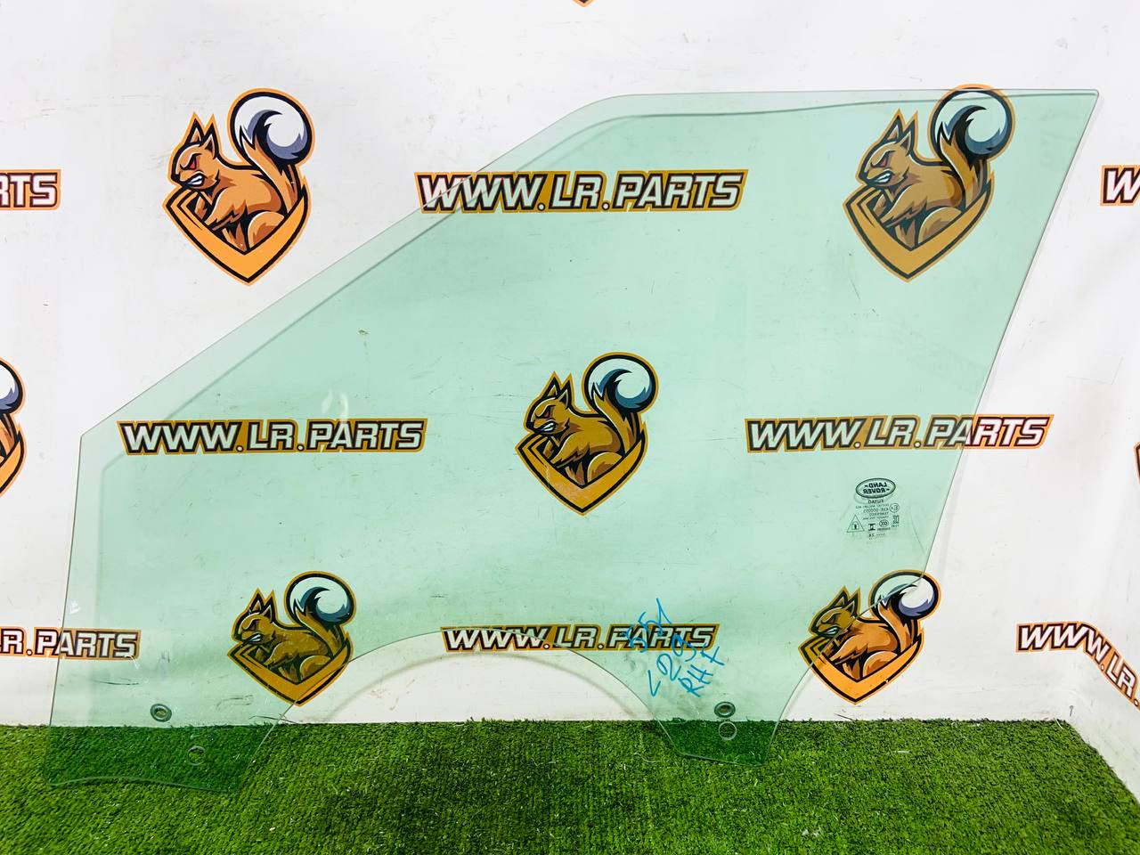 LR184749 Front right door glass Range Rover Evoque New L551 (2019-) Used cost € in stock 2 pcs.