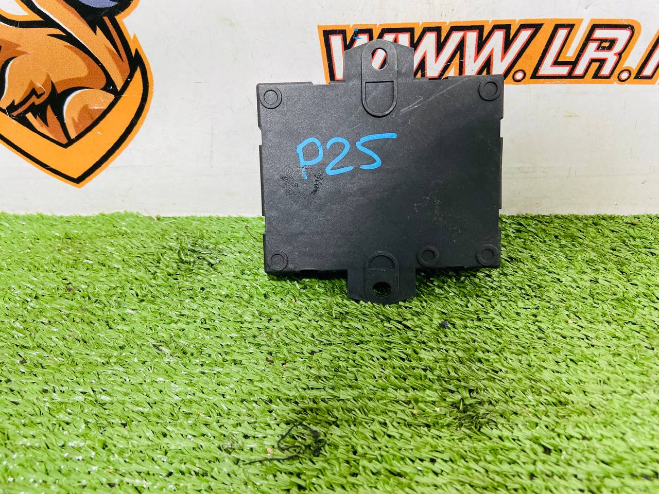 LR186589 Trunk Lid Control Module for Range Rover Sport L461 (2023-) Used cost 170 € in stock 3 pcs.