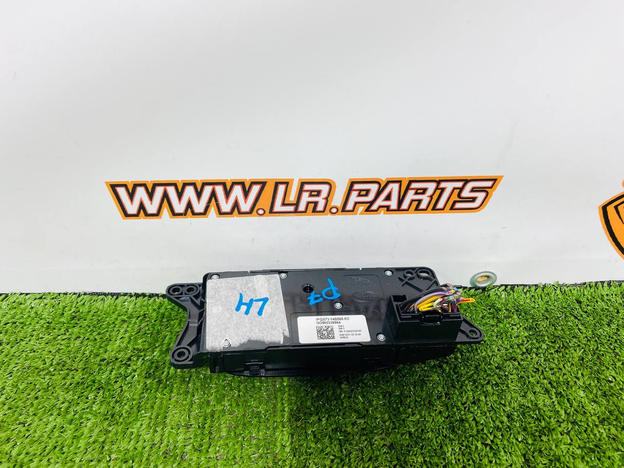 T2H16368 Left seat electric adjustment switch Jaguar XE X760 (2015-) Used cost € in stock 2 pcs.