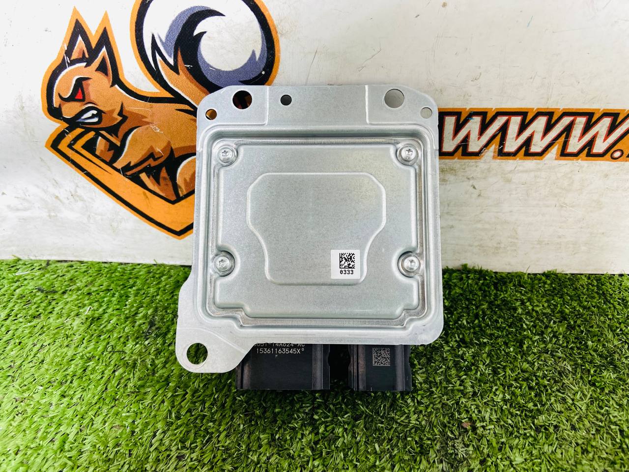 T2H19065 AIRBAG Control Unit for Jaguar F-Pace X761 (2017-) Used - Image 12