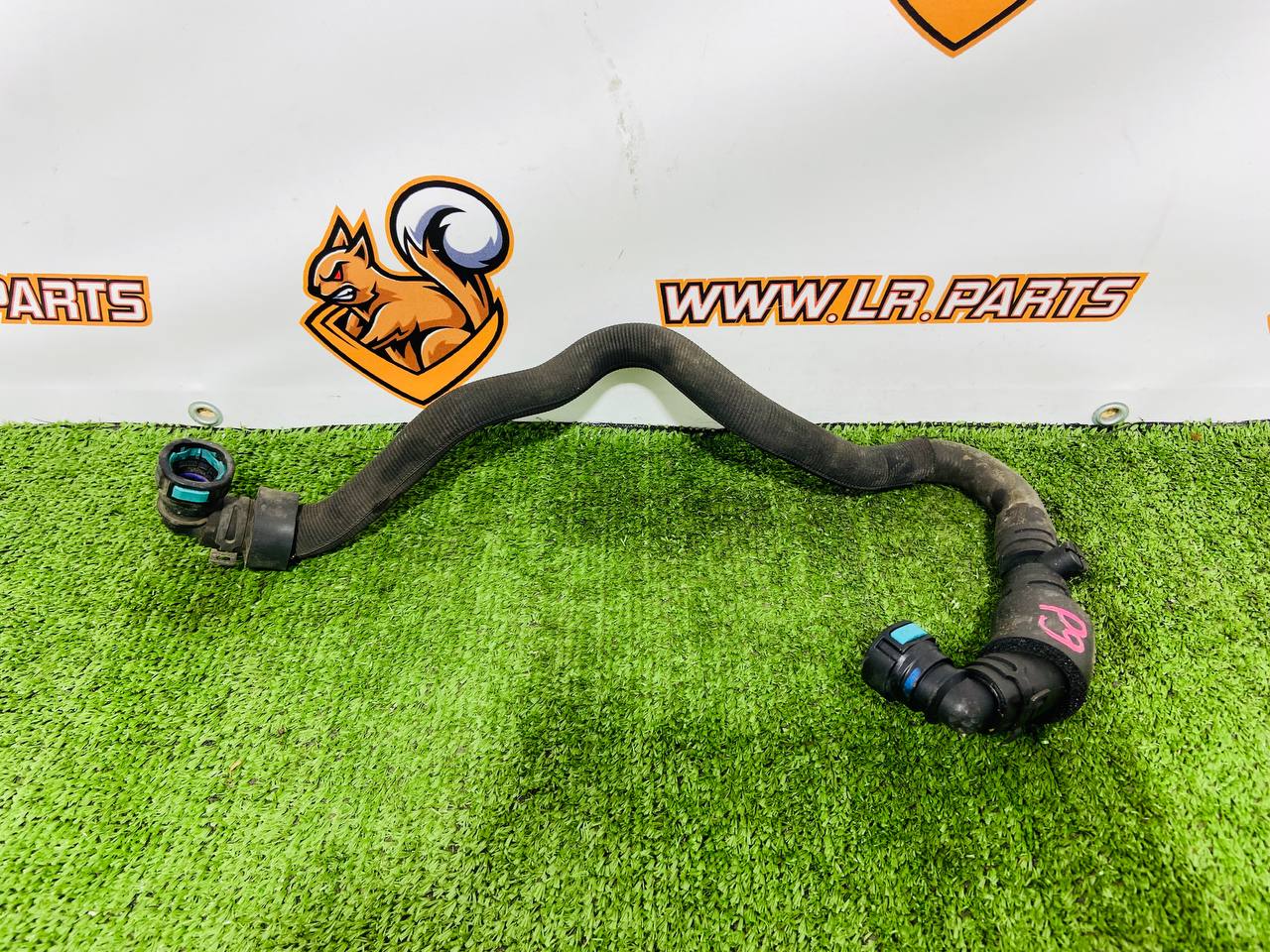 T2H28579 Cooling system hose for Jaguar F-Pace X761 (2017-) Used cost 35 € in stock 2 pcs.