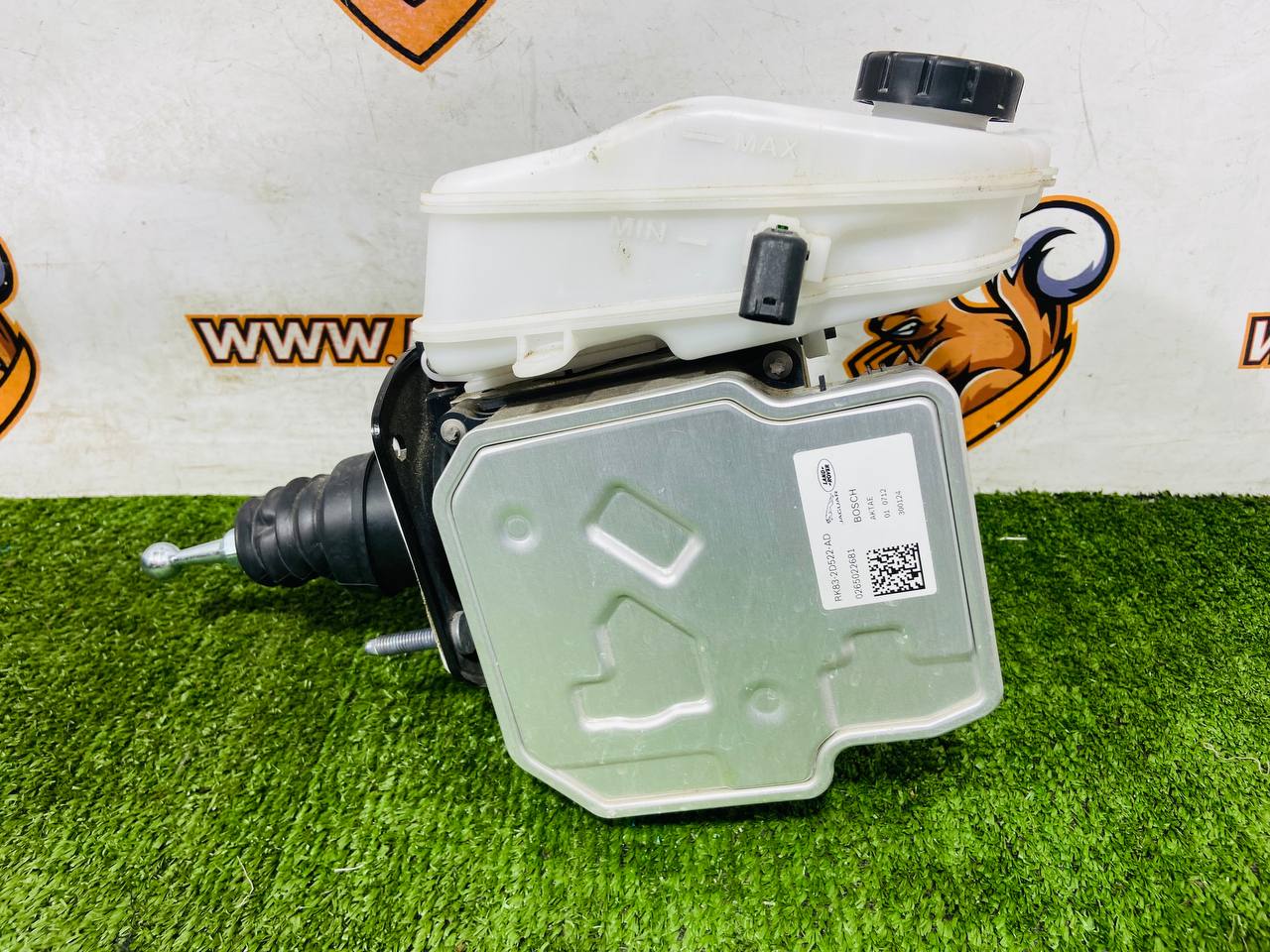T2H48781 ABS Block with reservoir Jaguar F-Pace X761 (2017-) Used - Image 14