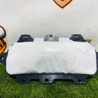 T2H48833 Airbag in the dashboard of Jaguar F-Pace X761 (2017-) Used cost 200 € in stock 2 pcs.