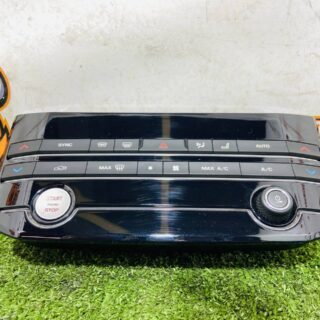 T2H5433 Climate control module front Jaguar F-Pace X761 (2017-) Used cost € in stock 1 pcs.